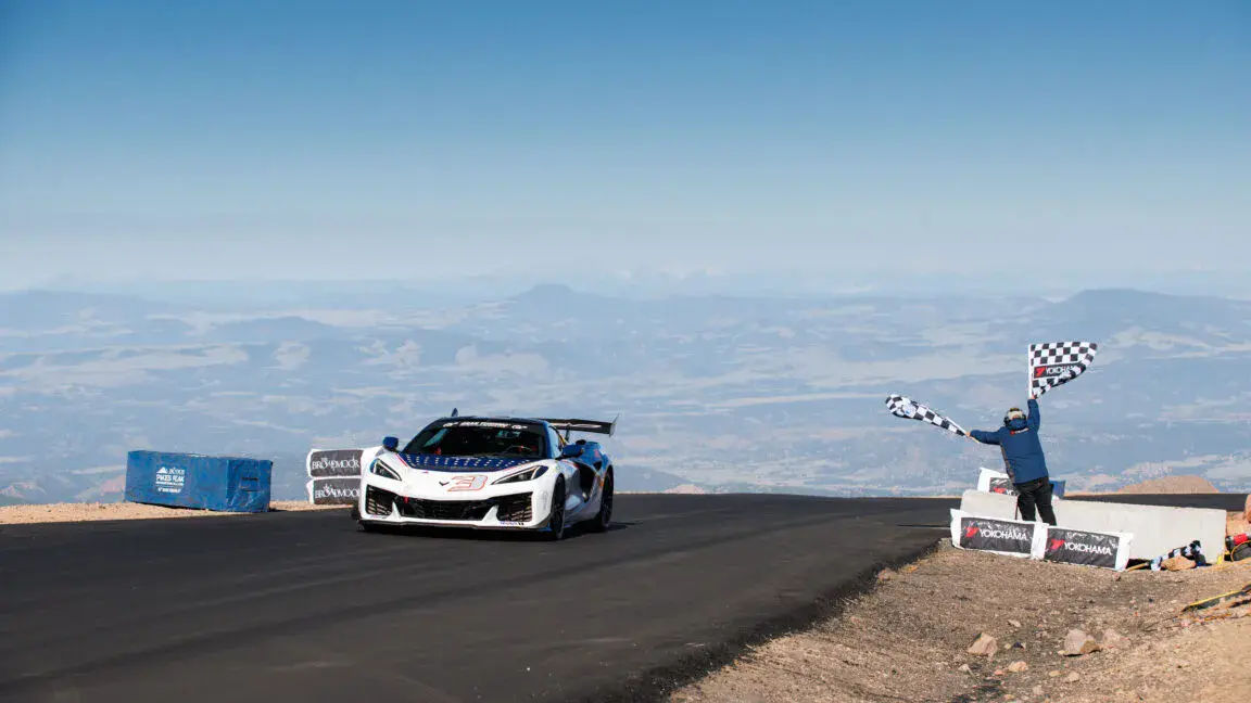 Corvette Pikes Peak: 1,250‑PS‑Hybrid setzt neuen Produktionsrekord