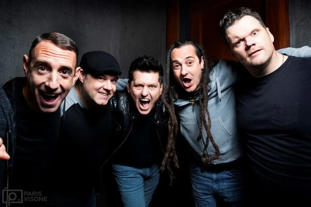 Sound Decoded: Wie Less Than Jake den Ska‑Punk‑Sound von Chris DeMakes und Roger Lima formt