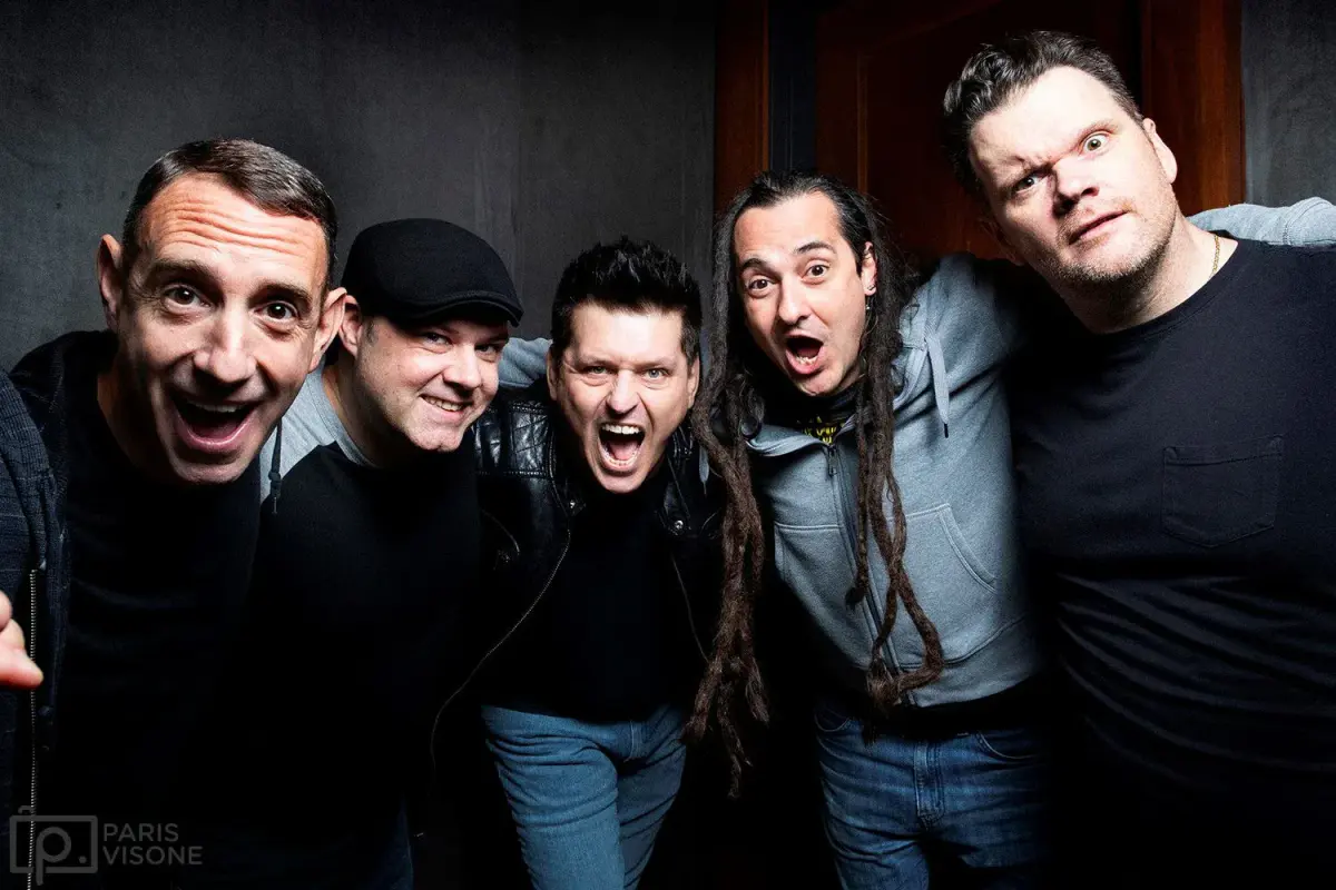 Sound Decoded: Wie Less Than Jake den Ska‑Punk‑Sound von Chris DeMakes und Roger Lima formt