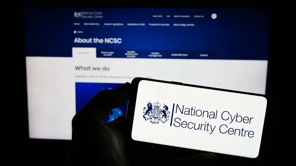 KI in der Cyberabwehr: UK-Pilotprojekt findet 407 Lücken in Behörden-Code